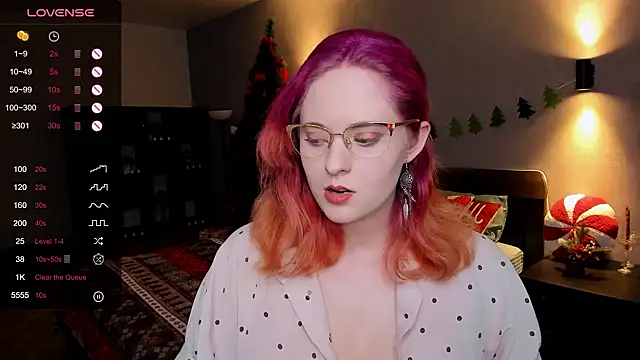 Snapshot of Aemilia_ chatting on 01-08-25, 12:15 Aemilia online show from 01-08-25, 12:15