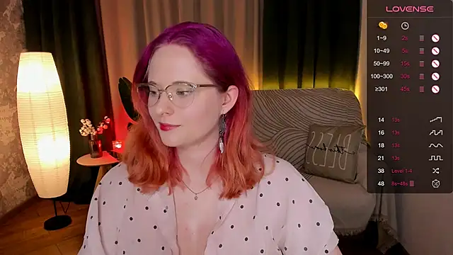 Snapshot of Aemilia_ chatting on 01-13-25, 10:14 Aemilia online show from 01-13-25, 10:14