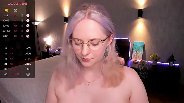 Snapshot of Aemilia_ chatting on 02-08-25, 10:07 Aemilia online show from 02-08-25, 10:07