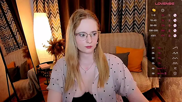 Snapshot of Aemilia_ chatting on 09-15-25, 08:14 Aemilia online show from 09-15-25, 08:14