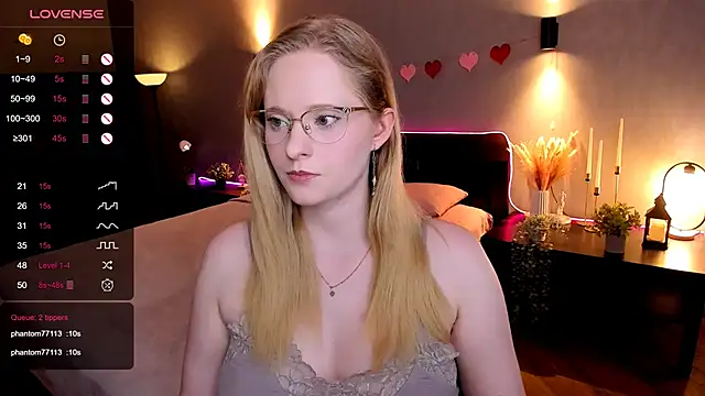 Snapshot of Aemilia_ chatting on 10-20-25, 08:26 Aemilia online show from 10-20-25, 08:26