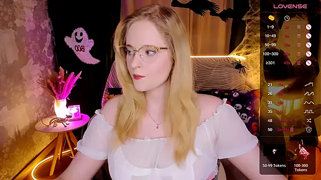 Snapshot of Aemilia_ chatting on 11-02-25, 08:39 Aemilia online show from 11-02-25, 08:39