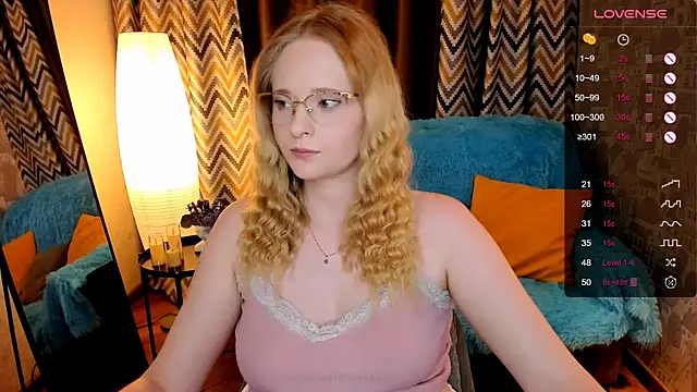 Snapshot of Aemilia_ chatting on 11-07-25, 08:25 Aemilia online show from 11-07-25, 08:25