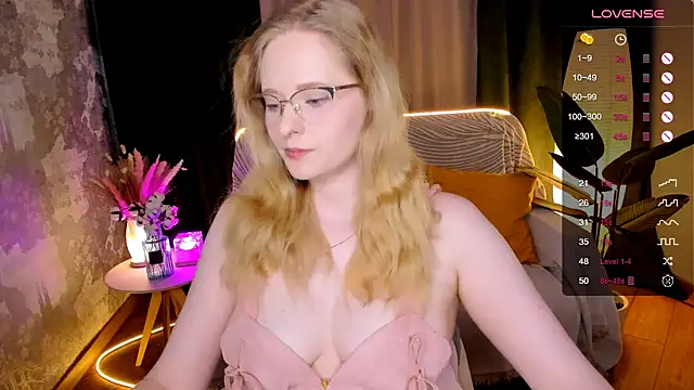 Snapshot of Aemilia_ chatting on 11-16-25, 08:53 Aemilia online show from 11-16-25, 08:53