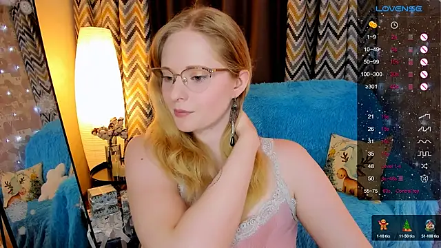 Snapshot of Aemilia_ chatting on 12-17-25, 08:20 Aemilia online show from 12-17-25, 08:20