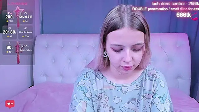 Alice Halle online show from 10-23-25, 09:19