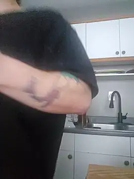 Snapshot of notsure353 chatting on 02-11-25, 03:40 notsure353 online show from 02-11-25, 03:40