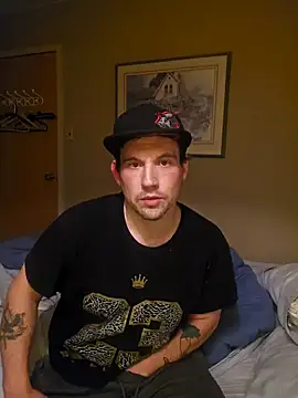 Snapshot of notsure353 chatting on 02-17-25, 05:58 notsure353 online show from 02-17-25, 05:58