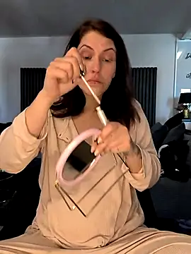 Linalicious online show from 04-25-26, 01:41