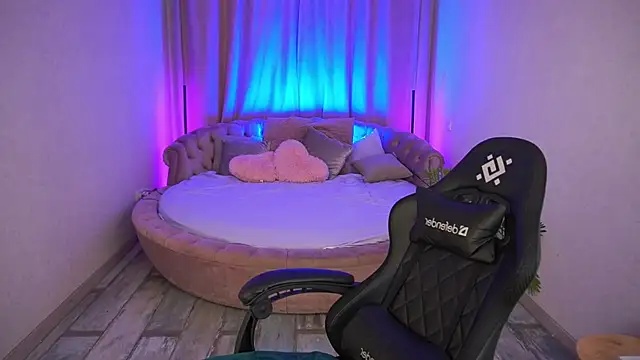 CozyMell online show from 11-27-25, 02:52