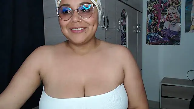 Snapshot of SWEETT_CORY chatting on 09-26-25, 02:59 SWEETT CORY online show from 09-26-25, 02:59