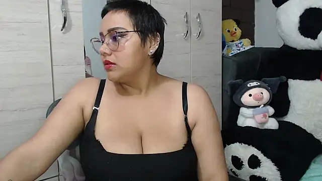 Snapshot of SWEETT_CORY chatting on 12-14-25, 02:50 SWEETT CORY online show from 12-14-25, 02:50