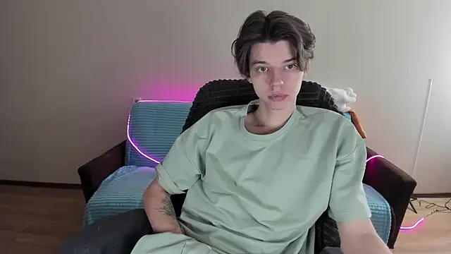 Liam sexy1 online show from 12-24-24, 04:55