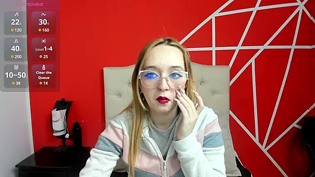 Liaroberts1 online show from 01-14-25, 12:03