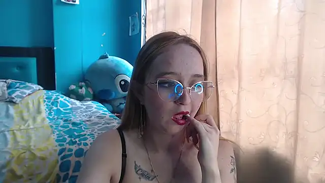 Liaroberts1 online show from 01-30-25, 06:10