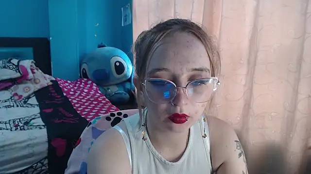 Liaroberts1 online show from 02-10-25, 12:18