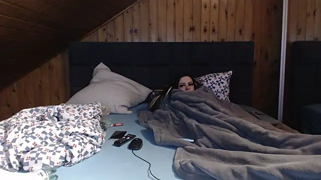 BoeseMoni1998 online show from 03-05-25, 08:21