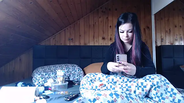 BoeseMoni1998 online show from 11-30-25, 11:14