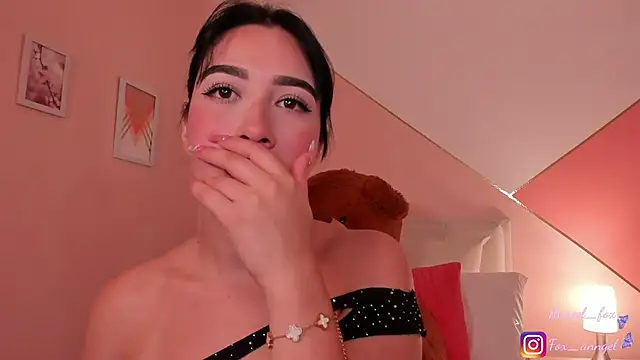 Snapshot of angeel_fox chatting on 01-08-25, 05:59 angeel fox online show from 01-08-25, 05:59