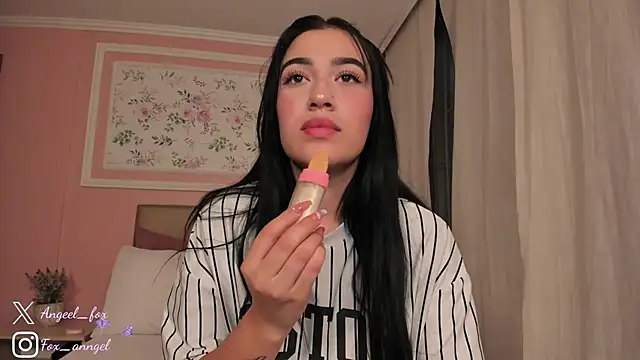 Snapshot of angeel_fox chatting on 01-16-25, 01:16 angeel fox online show from 01-16-25, 01:16