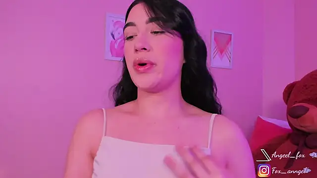 Snapshot of angeel_fox chatting on 09-09-25, 03:06 angeel fox online show from 09-09-25, 03:06