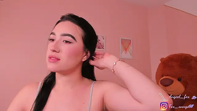 Snapshot of angeel_fox chatting on 09-17-25, 04:03 angeel fox online show from 09-17-25, 04:03