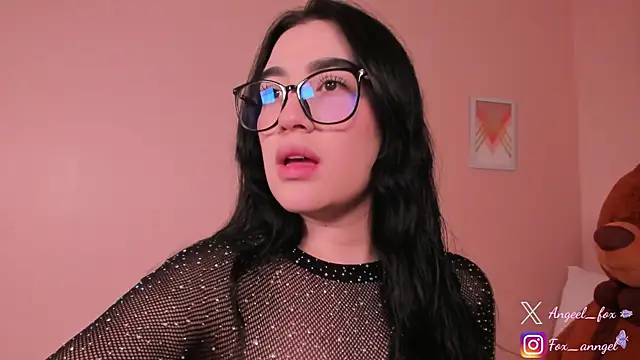 Snapshot of angeel_fox chatting on 10-11-25, 04:55 angeel fox online show from 10-11-25, 04:55