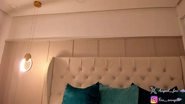 Snapshot of angeel_fox chatting on 10-30-25, 06:37 angeel fox online show from 10-30-25, 06:37