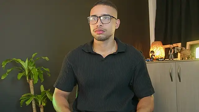 Snapshot of LincomAmith chatting on 01-18-26, 03:54 LincomAmith online show from 01-18-26, 03:54