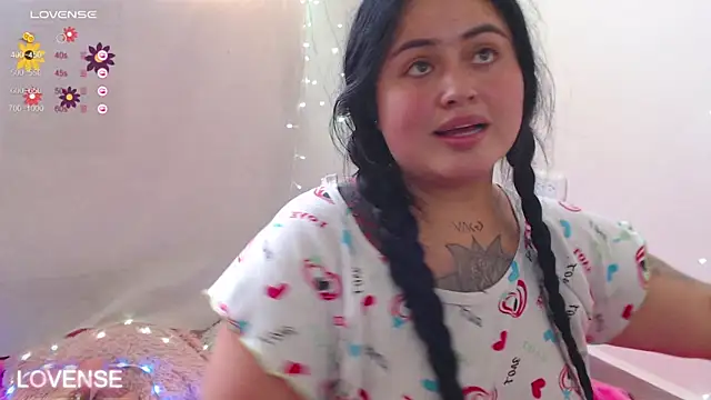 Snapshot of PamelaDoouce chatting on 01-18-25, 04:53 PamelaDoouce online show from 01-18-25, 04:53