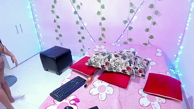 ambersmitx online show from 12-19-24, 09:38