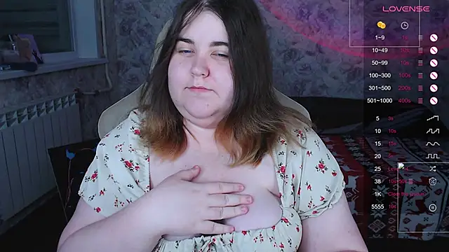 Estelle Hicks online show from 11-22-25, 06:18