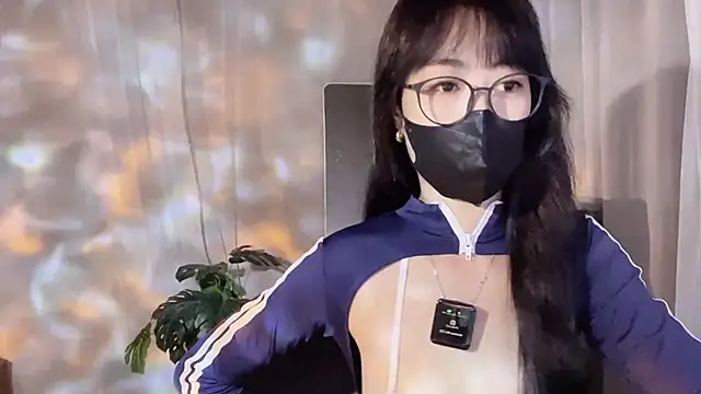  minji bae online show from 10-01-25, 05:41