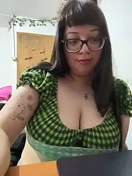 indiegirl666 online show from 12-13-24, 05:38