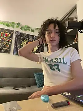 Danni boy online show from 12-24-24, 11:33