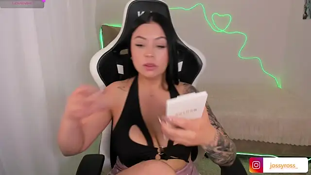 Victoryyy  online show from 09-26-25, 07:18