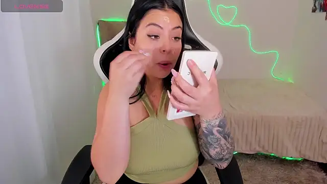 Victoryyy  online show from 11-12-25, 05:35