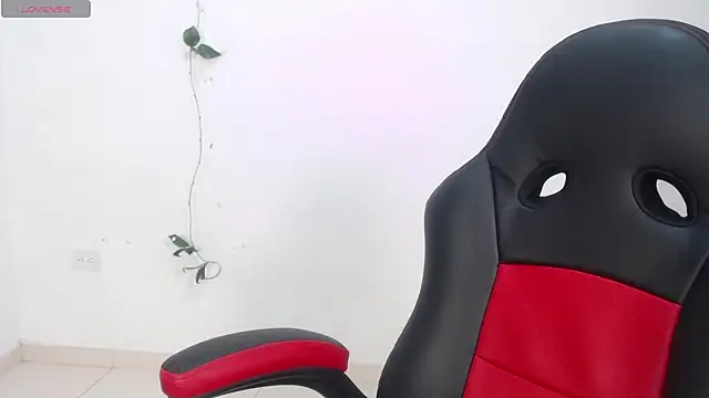 Snapshot of evelin_999_ chatting on 01-19-25, 11:43 evelin 999  online show from 01-19-25, 11:43