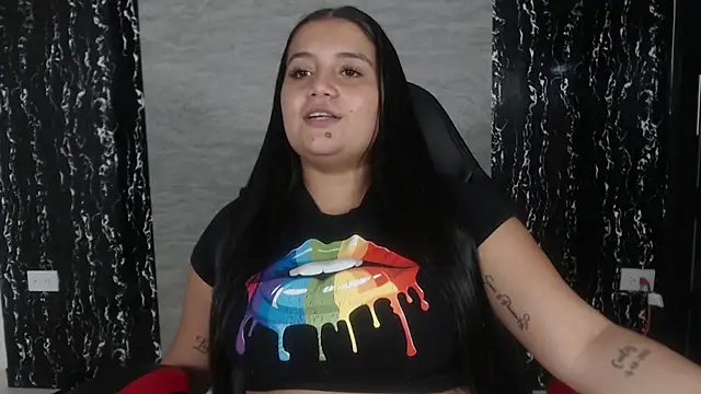 Snapshot of evelin_999_ chatting on 03-02-25, 08:07 evelin 999  online show from 03-02-25, 08:07