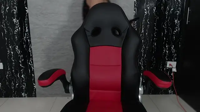 Snapshot of evelin_999_ chatting on 03-15-25, 10:00 evelin 999  online show from 03-15-25, 10:00