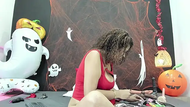 Luna smit08 online show from 10-30-25, 08:20