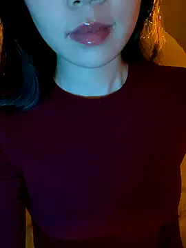 Snapshot of minmin2kk5 chatting on 10-30-25, 02:40 minmin2kk5 online show from 10-30-25, 02:40