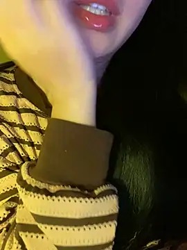 minmin2kk5 online show from 12-18-25, 06:19