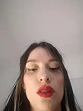 Snapshot of manu_lara chatting on 10-23-25, 11:42 manu lara online show from 10-23-25, 11:42