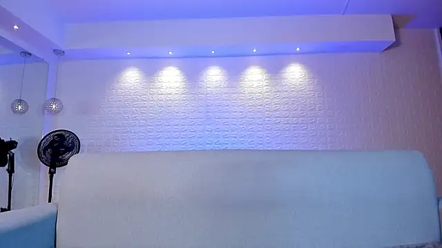 Snapshot of violet_scott chatting on 01-28-25, 01:59 violet scott online show from 01-28-25, 01:59