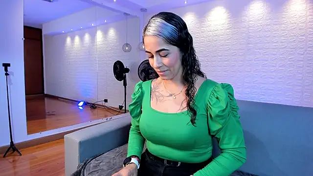 Snapshot of violet_scott chatting on 01-30-25, 11:01 violet scott online show from 01-30-25, 11:01