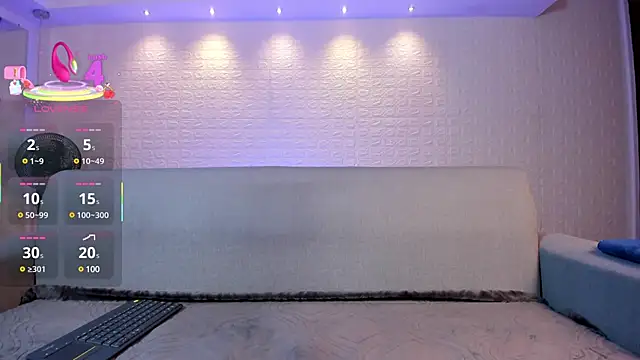 Snapshot of violet_scott chatting on 02-24-25, 10:48 violet scott online show from 02-24-25, 10:48