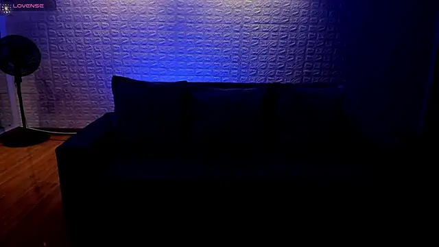 Snapshot of violet_scott chatting on 02-26-25, 10:47 violet scott online show from 02-26-25, 10:47