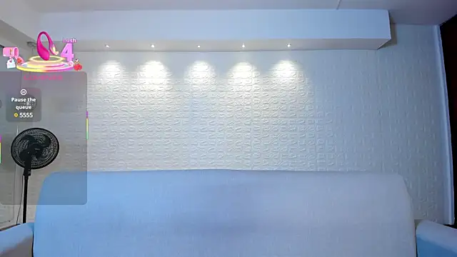 Snapshot of violet_scott chatting on 02-28-25, 10:41 violet scott online show from 02-28-25, 10:41