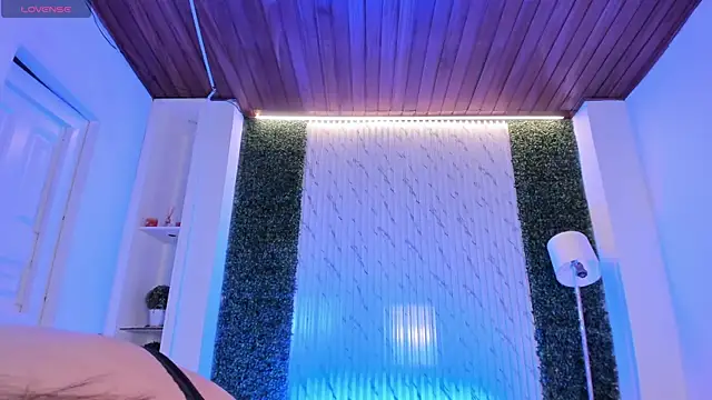 Snapshot of violet_scott chatting on 09-12-25, 10:48 violet scott online show from 09-12-25, 10:48